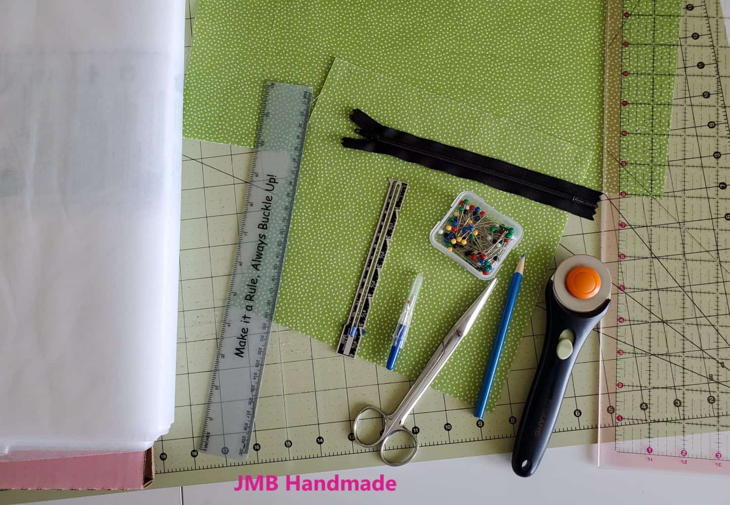Zippered pocket sewing supplies