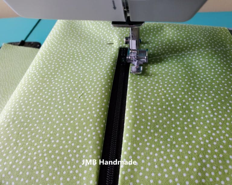 How to Add a Zippered Pocket to a Tote Bag - JMB Handmade