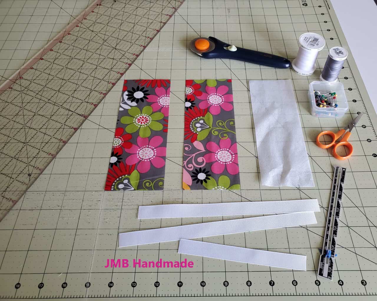 How to make a fabric bookmark