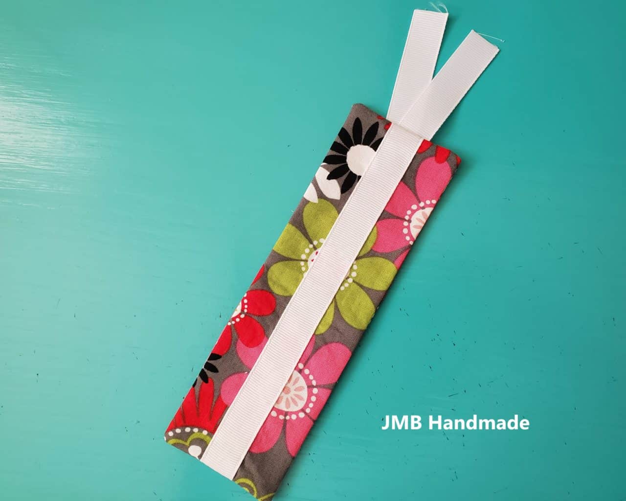 How to make a fabric bookmark