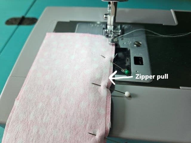 Picture showing placement of the zipper pull