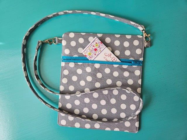 Small Sling Bag With Zipper Closure – Sewing Tutorial