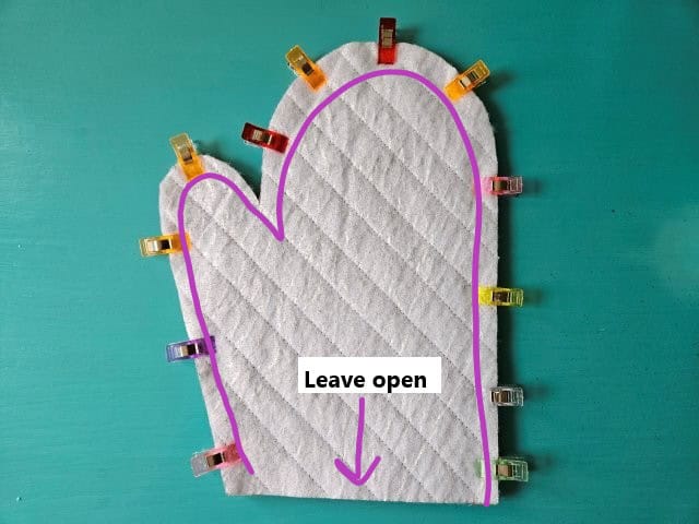 Sew the outer mitt together
