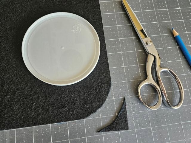 Cut along the blue line to round the corner