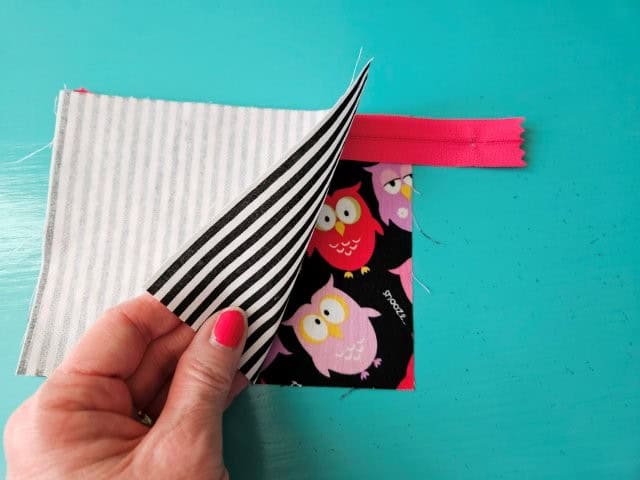 Lining fabric on zipper