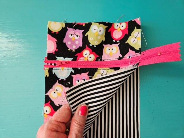 Front pocket piece of top of lining piece right sides together