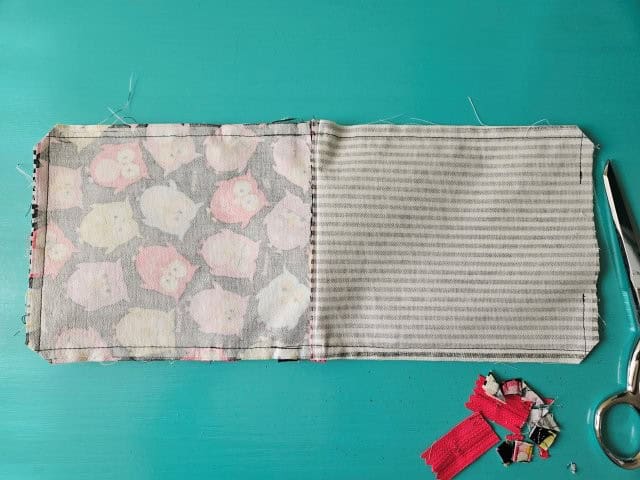 Clip the corners and cut the excess zippers and straps