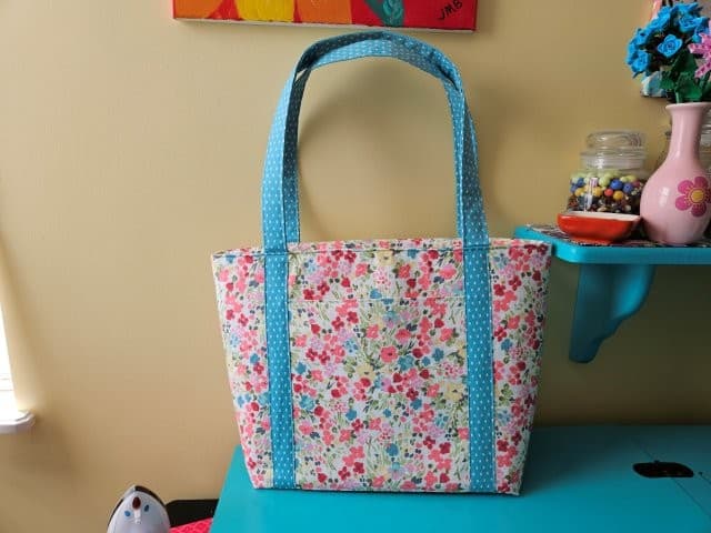 DIY tote bag with recessed zipper