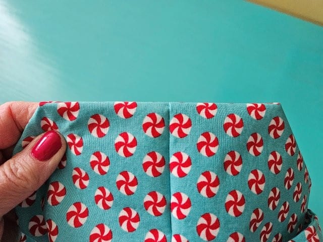 Picture of the finished square bottom of the mini tote bag