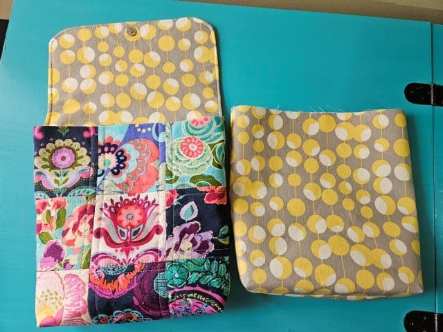 Picture of sewn outer bag and lining bag