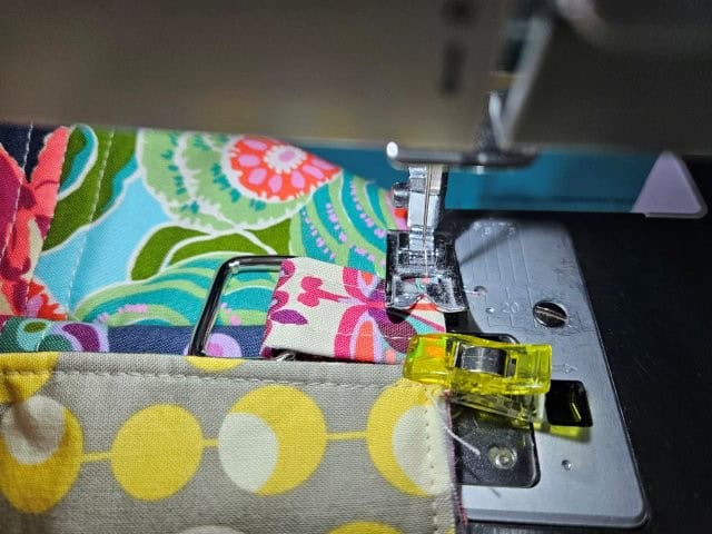 Basting the short straps to the bag