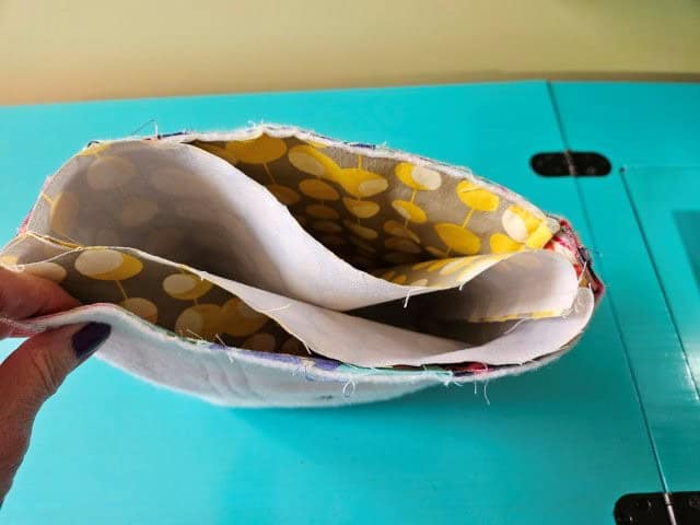 Place the lining bag inside outer bag right sides together