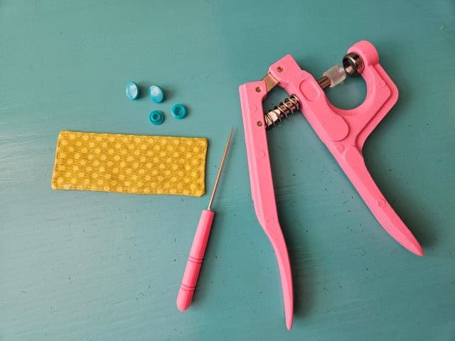 Picture of KAM snaps and tool