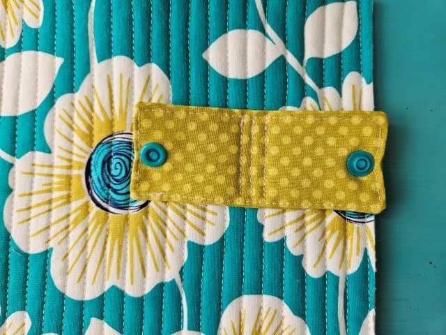 Picture of the cord strap attached to the outer fabric