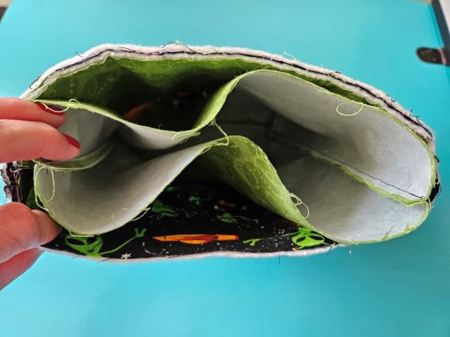 Place the lining bag inside outer bag right sides together