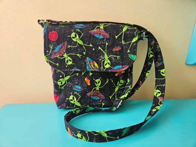 Quilted messenger bag sewing pattern