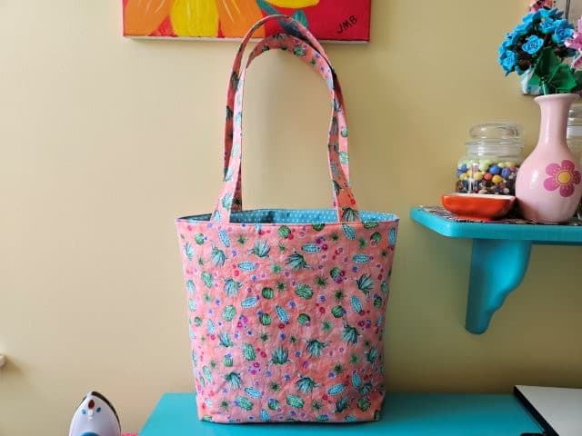 How to sew a flat bottom quilted tote bag