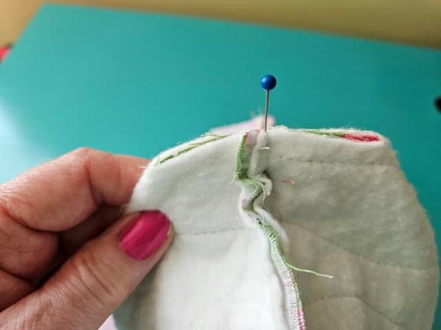 Pinch the squares and pin