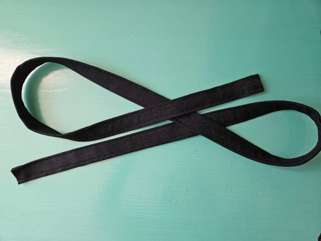 Picture of the finished crossbody strap