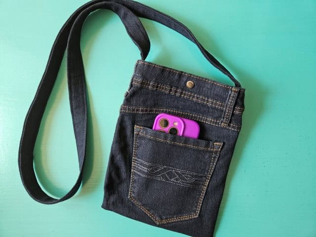 Simple Crossbody Bag Out of Jeans Sewing Tutorial