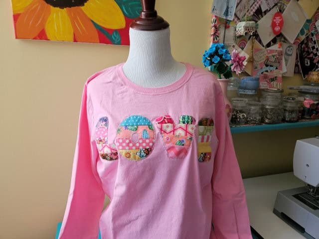 Patchwork letters to embellish a shirt sewing tutorial