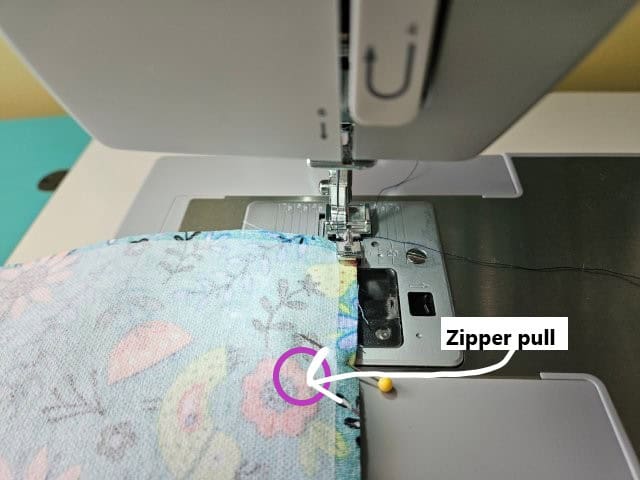 Sewing the zipper