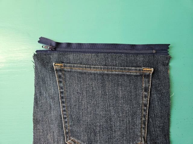 One side of the zipper finished