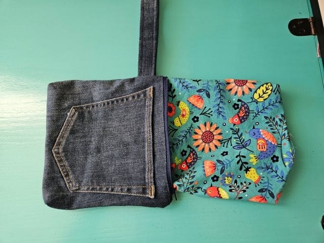 Turn the wristlet right side out