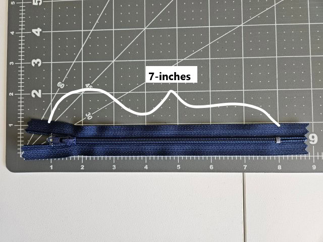 Measurement of the zipper for the denim wristlet