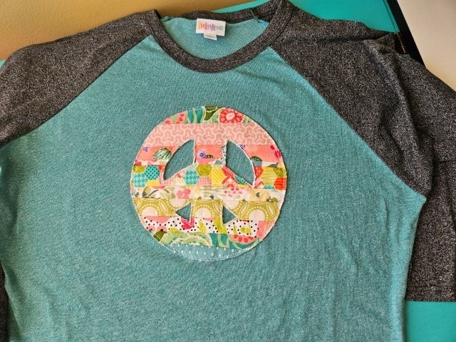 Peace sign patchwork applique pattern